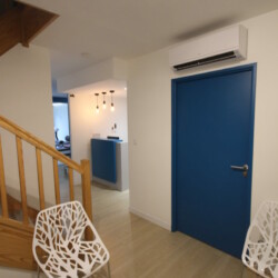 L'entrée avec l'attente et l'accueil