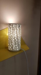 Luminaire doux sur étagère métal Luminaire doux sur étagère métal