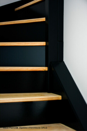 Aménagement et décoration d'une maison détail de l'escalier Aménagement et décoration d'une maison détail de l'escalier