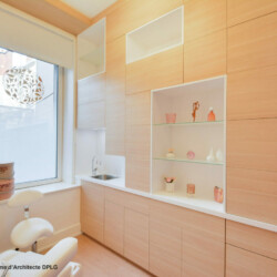 Aménagement et décoration - salon esthétique Nancy - cabine 1 meuble sur mesure Aménagement et décoration - salon esthétique Nancy - cabine 1 meuble sur mesure