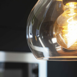 cuisine noir et bois - detail luminaire cuisine noir et bois - detail luminaire