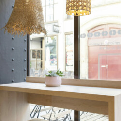 restaurant poke bar mange debout detail restaurant poke bar mange debout detail