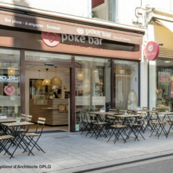 restaurent poke bar facade de coté restaurent poke bar facade de coté