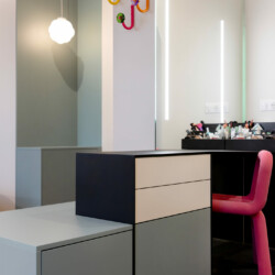 coiffeuse metallique melamine patere Laurent Badier skool chaise moustache coiffeuse metallique melamine patere Laurent Badier skool chaise moustache