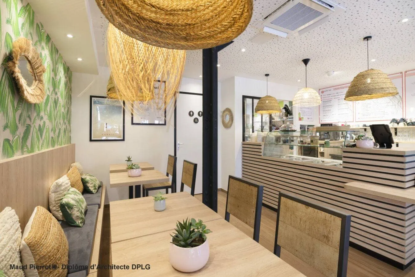 restaurent poke bar salle vers comptoir